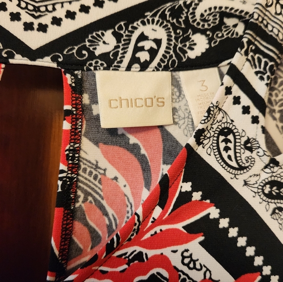 Chico'sRed Black & White V Neck Floral Pullover 3/4 Sleeve Travelers Knit size 3 - Picture 5 of 6